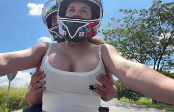 Gostosa Peituda Lorena Ramirez Madrasta Buscando o Enteado sem Sutiã