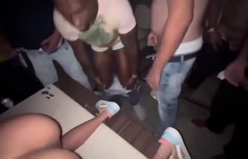 Putaria Caseira Safada Leva Várias Rolas e Toma Gozada