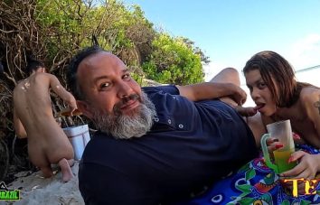 Sexo na Praia Naturista de Tambaba com Ma Santos Oficial